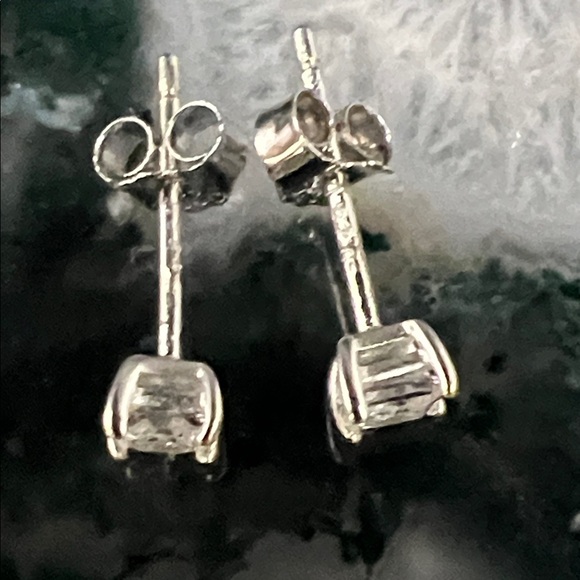 Vintage 925 Sterling Silver CZ Stud Earrings - Picture 5 of 11